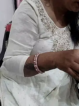 Snapshot of Urmila_bhabhii chatting on February 2026 03:33:02 AM Urmila bhabhii online show from February 2026 03:33:02 AM