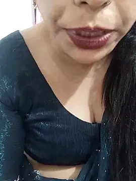 Snapshot of Urmila_bhabhii chatting on February 2026 03:33:01 AM Urmila bhabhii online show from February 2026 03:33:01 AM