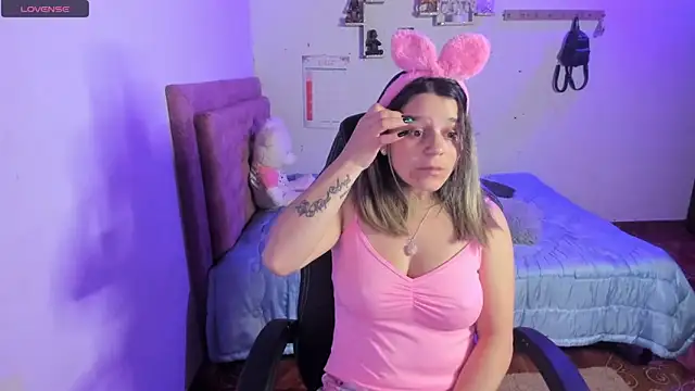 Sabrina Hall  online show from October 2025 01:28:01 AM