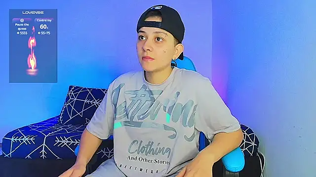 Snapshot of aron_wi chatting on January 2025 09:10:01 PM aron wi online show from January 2025 09:10:01 PM