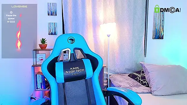 Snapshot of aron_wi chatting on October 2025 03:27:01 AM aron wi online show from October 2025 03:27:01 AM