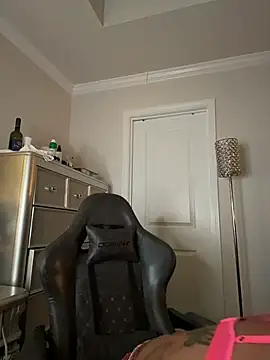 Snapshot of butterflybootyy chatting on February 2026 07:14:01 AM butterflybootyy online show from February 2026 07:14:01 AM