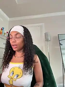 butterflybootyy online show from April 2026 12:39:01 PM