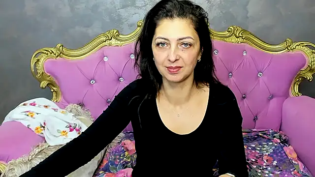 Snapshot of DivinSandra chatting on January 2025 04:25:02 AM DivinSandra online show from January 2025 04:25:02 AM