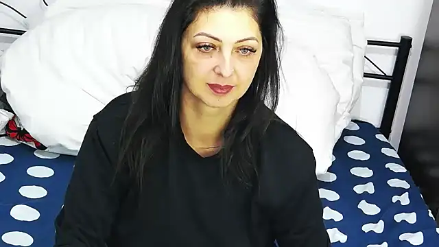 Snapshot of DivinSandra chatting on March 2025 09:40:02 AM DivinSandra online show from March 2025 09:40:02 AM