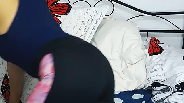 Snapshot of DivinSandra chatting on March 2025 10:33:02 AM DivinSandra online show from March 2025 10:33:02 AM