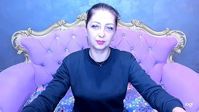 Snapshot of DivinSandra chatting on October 2025 04:56:02 AM DivinSandra online show from October 2025 04:56:02 AM