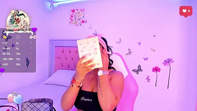 Snapshot of LaurinMonroe chatting on December 2024 10:31:01 PM LaurinMonroe online show from December 2024 10:31:01 PM