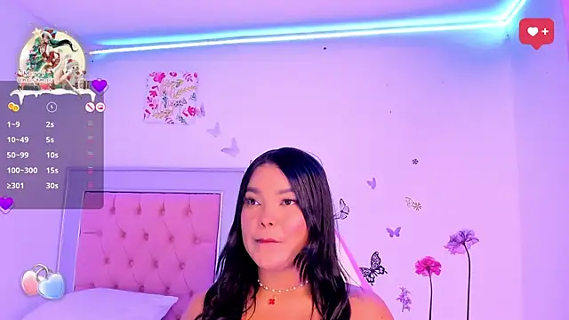 Snapshot of LaurinMonroe chatting on December 2024 06:35:02 AM LaurinMonroe online show from December 2024 06:35:02 AM