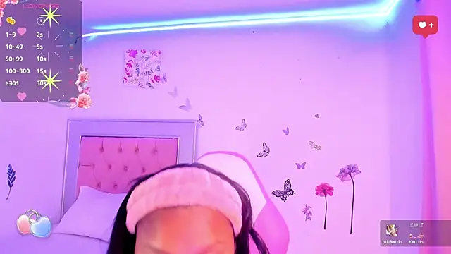 Snapshot of LaurinMonroe chatting on January 2025 03:13:01 AM LaurinMonroe online show from January 2025 03:13:01 AM