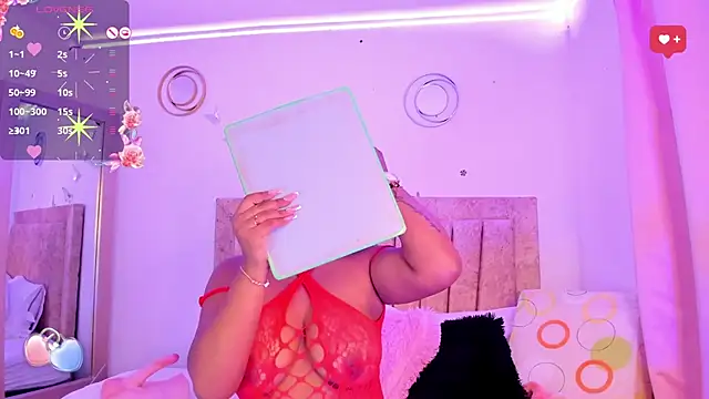 Snapshot of LaurinMonroe chatting on February 2025 07:48:02 PM LaurinMonroe online show from February 2025 07:48:02 PM