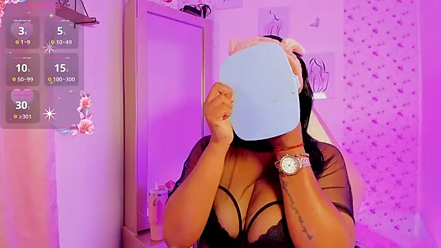 Snapshot of LaurinMonroe chatting on February 2026 03:24:02 AM LaurinMonroe online show from February 2026 03:24:02 AM