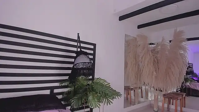 ariana rosse   online show from January 2025 02:41:02 PM