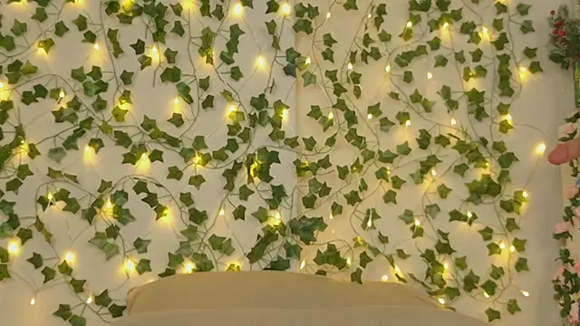 Snapshot of Brenda_M00n chatting on January 2025 07:17:01 AM Brenda M00n online show from January 2025 07:17:01 AM