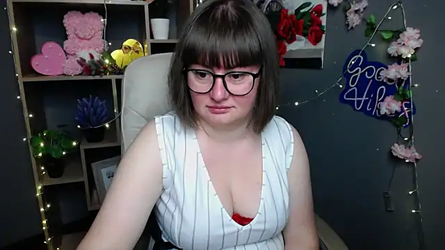 Snapshot of ZannaDreil chatting on May 2026 06:16:01 PM ZannaDreil online show from May 2026 06:16:01 PM