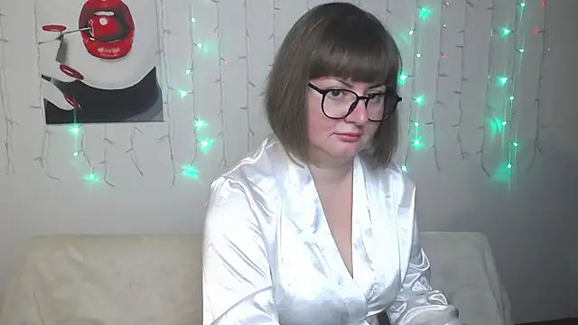 ZannaDreil online show from July 2026 06:37:01 PM