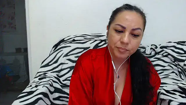 Snapshot of MissElla chatting on May 2026 10:15:02 PM MissElla online show from May 2026 10:15:02 PM