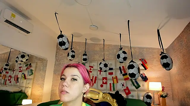 MelaniieRoux online show from July 2026 02:57:01 PM