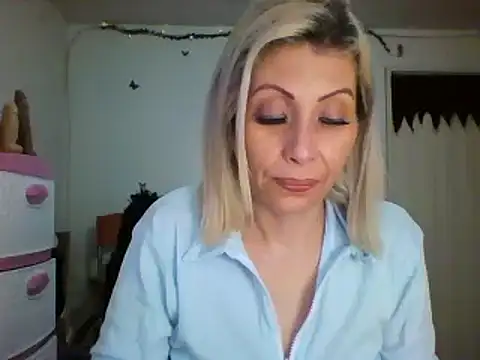 alixia81 online show from December 2024 12:35:01 PM