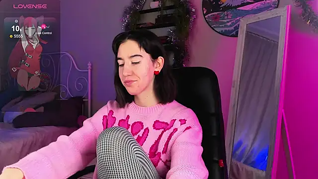 Snapshot of Belle_Via chatting on December 2024 05:45:01 AM Belle Via online show from December 2024 05:45:01 AM