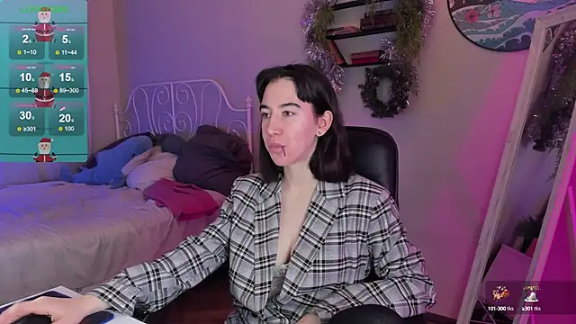 Snapshot of Belle_Via chatting on December 2024 03:11:02 PM Belle Via online show from December 2024 03:11:02 PM