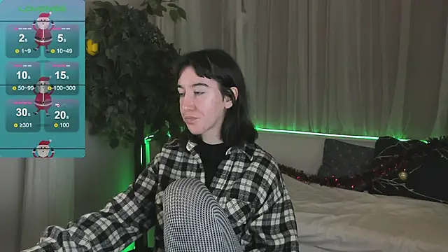 Snapshot of Belle_Via chatting on December 2024 01:28:02 PM Belle Via online show from December 2024 01:28:02 PM