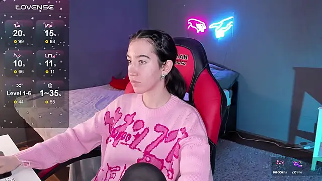 Snapshot of Belle_Via chatting on February 2025 05:36:01 PM Belle Via online show from February 2025 05:36:01 PM