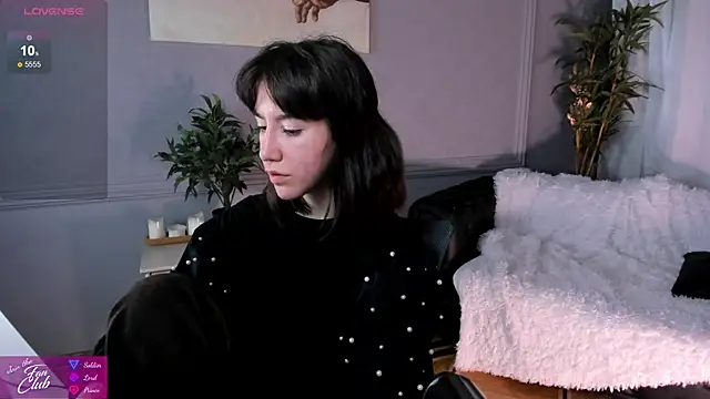 Snapshot of Belle_Via chatting on February 2025 05:13:01 AM Belle Via online show from February 2025 05:13:01 AM