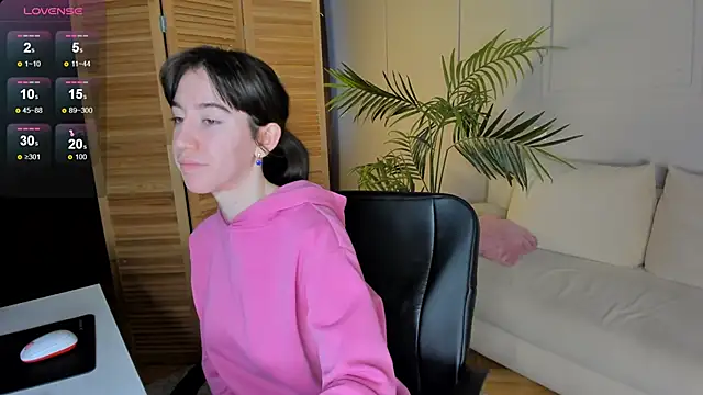 Snapshot of Belle_Via chatting on February 2025 05:26:01 AM Belle Via online show from February 2025 05:26:01 AM