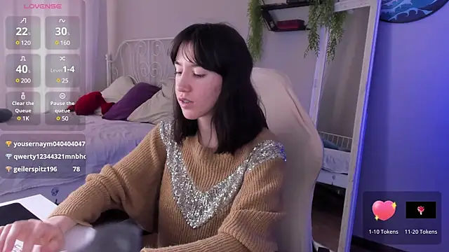 Snapshot of Belle_Via chatting on March 2025 08:43:01 AM Belle Via online show from March 2025 08:43:01 AM