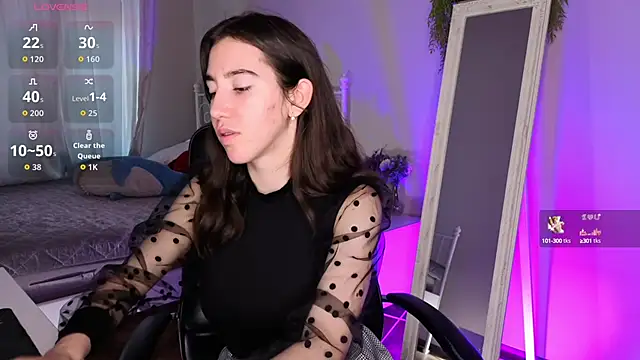 Snapshot of Belle_Via chatting on September 2025 03:45:02 PM Belle Via online show from September 2025 03:45:02 PM