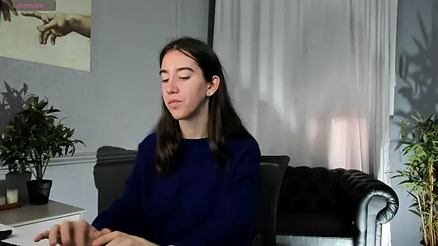 Snapshot of Belle_Via chatting on September 2025 05:50:01 AM Belle Via online show from September 2025 05:50:01 AM