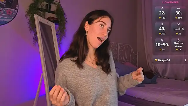 Snapshot of Belle_Via chatting on September 2025 03:57:01 PM Belle Via online show from September 2025 03:57:01 PM