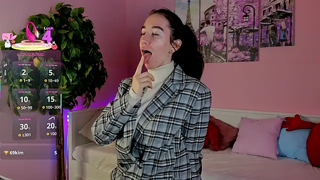 Snapshot of Belle_Via chatting on October 2025 04:25:02 PM Belle Via online show from October 2025 04:25:02 PM