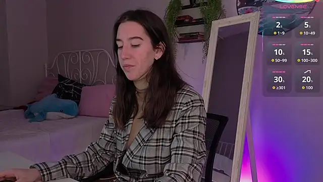 Snapshot of Belle_Via chatting on October 2025 03:14:01 PM Belle Via online show from October 2025 03:14:01 PM