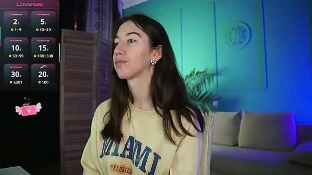 Snapshot of Belle_Via chatting on November 2025 06:26:01 PM Belle Via online show from November 2025 06:26:01 PM