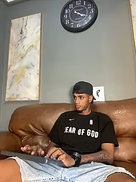 AaronCruz  online show from January 2025 11:08:01 PM