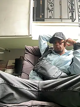 AaronCruz  online show from February 2025 01:06:01 PM