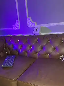 AaronCruz  online show from February 2025 03:37:02 PM