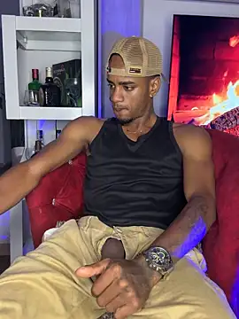 AaronCruz  online show from October 2025 06:25:02 AM