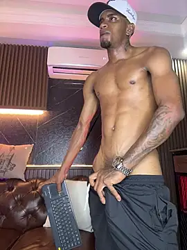 AaronCruz  online show from February 2026 10:56:02 AM