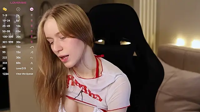 PollyAgata online show from October 2025 07:25:02 PM