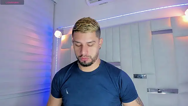 Snapshot of Jacoob19_ chatting on December 2024 01:07:02 PM Jacoob19 online show from December 2024 01:07:02 PM