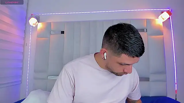 Snapshot of Jacoob19_ chatting on January 2025 01:05:01 PM Jacoob19 online show from January 2025 01:05:01 PM