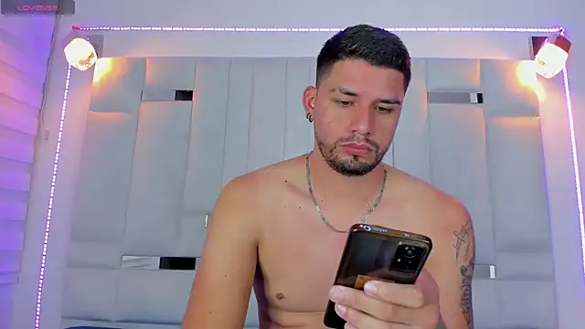 Snapshot of Jacoob19_ chatting on February 2025 06:56:02 PM Jacoob19 online show from February 2025 06:56:02 PM