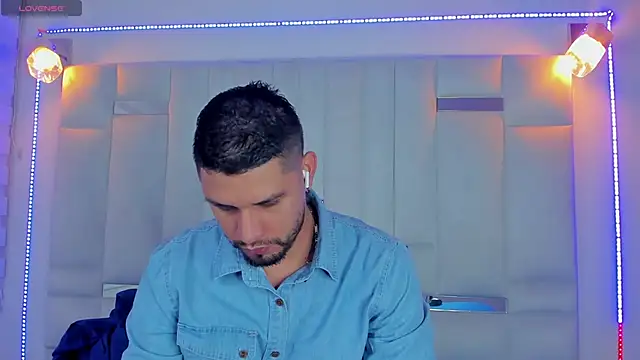 Snapshot of Jacoob19_ chatting on February 2025 03:32:02 PM Jacoob19 online show from February 2025 03:32:02 PM