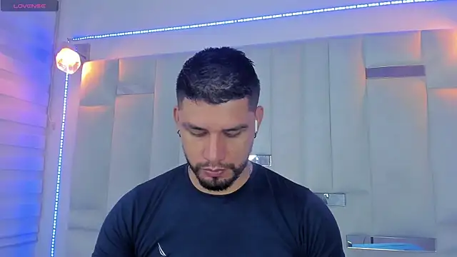 Snapshot of Jacoob19_ chatting on February 2025 01:13:02 PM Jacoob19 online show from February 2025 01:13:02 PM