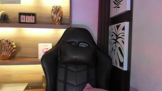 Snapshot of LottiCarter chatting on January 2025 03:13:01 AM LottiCarter online show from January 2025 03:13:01 AM