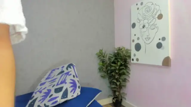 Tiffany mendez online show from December 2025 12:32:01 PM