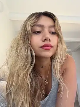 amanda-medrano1 online show from May 2026 01:52:01 PM